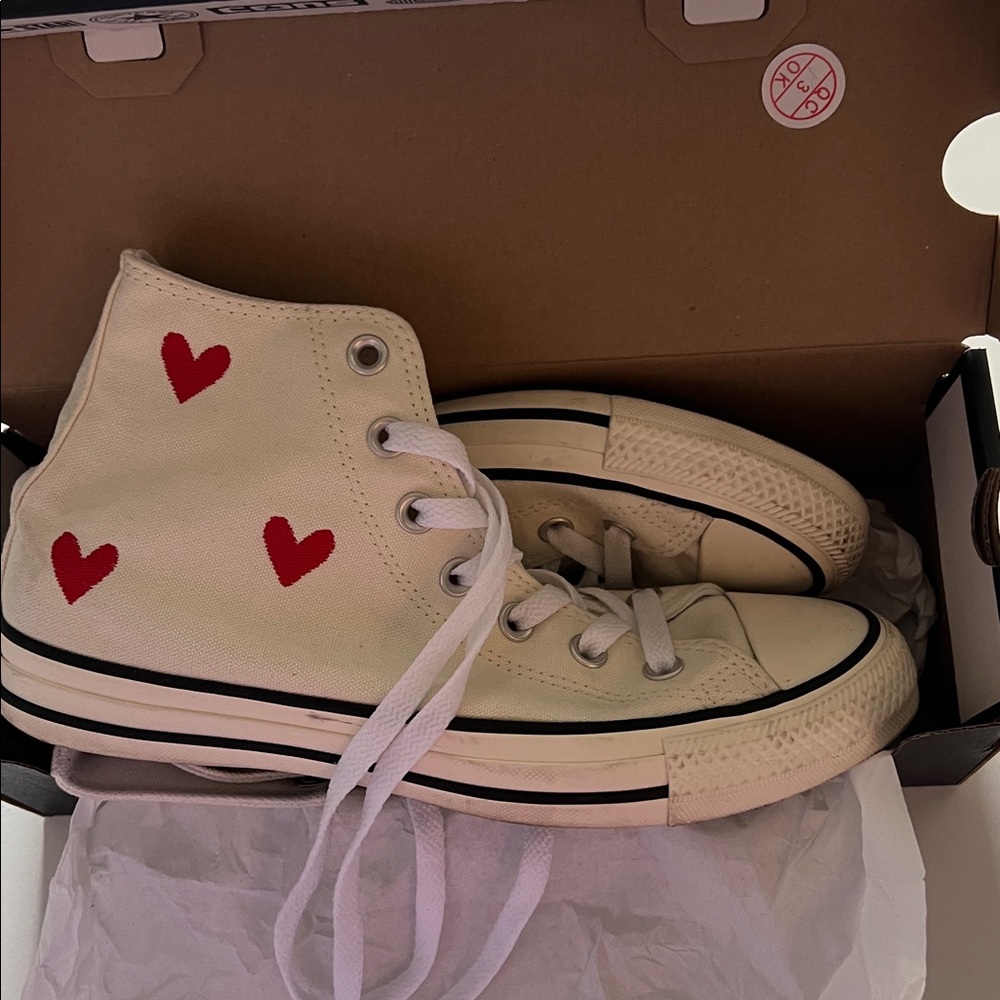 Converse Cream High Tops with red embroidered hearts - Picture 4 of 9